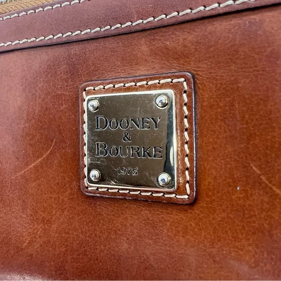 Dooney & Bourke Brown Leather Wristlet Zip Clutch Wallet | Classic Logo | EUC - Picture 10 of 11